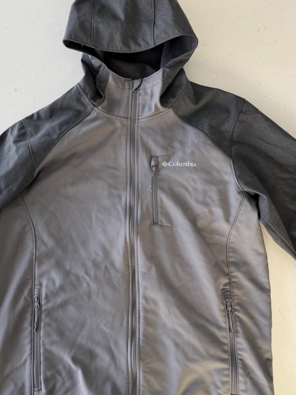 Columbia Men’s Two-Tone Gray Hooded Softshell Jacket